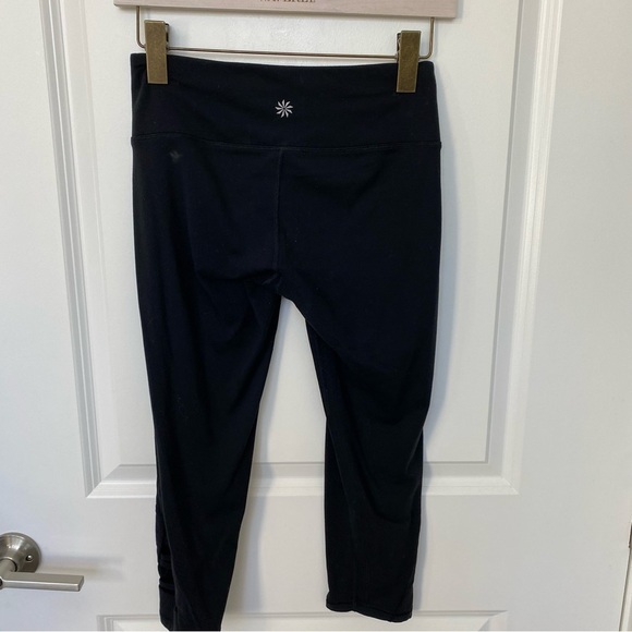 Athleta Pants - Athleta Capri Crisscross Detail Leggings XS